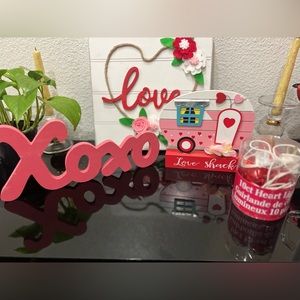 Valentines Galentines 4 Piece Decor